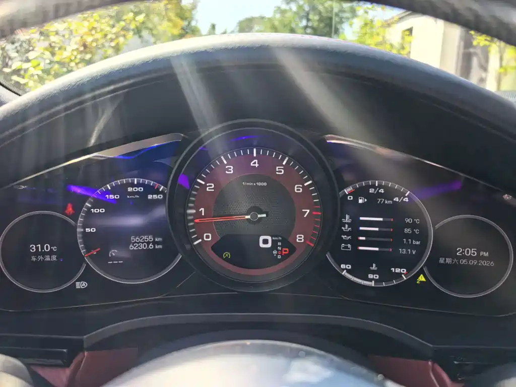 Porsche Cayenne — миниатюра 3
