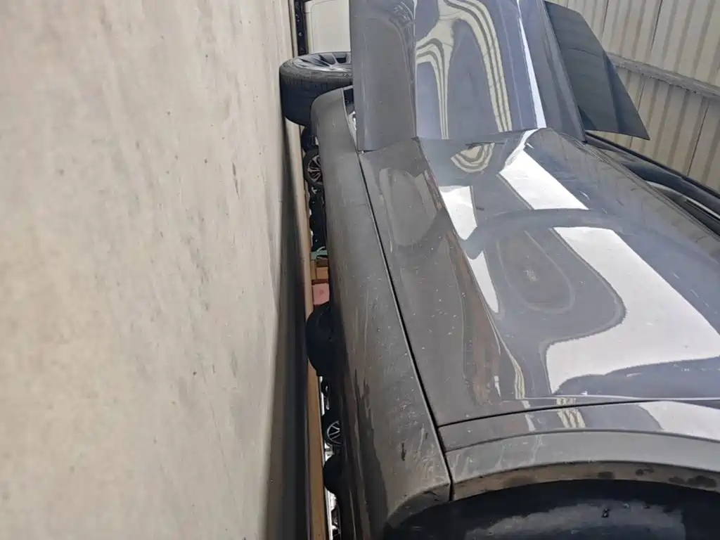 Tesla Model Y — миниатюра 21
