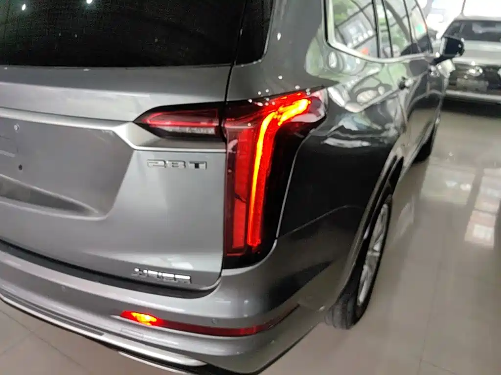 Cadillac XT6 — миниатюра 8