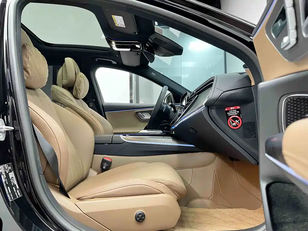 Mercedes-Benz E-Class — миниатюра 5