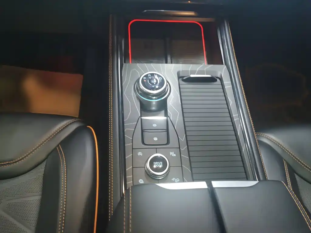 Ford Explorer — миниатюра 18