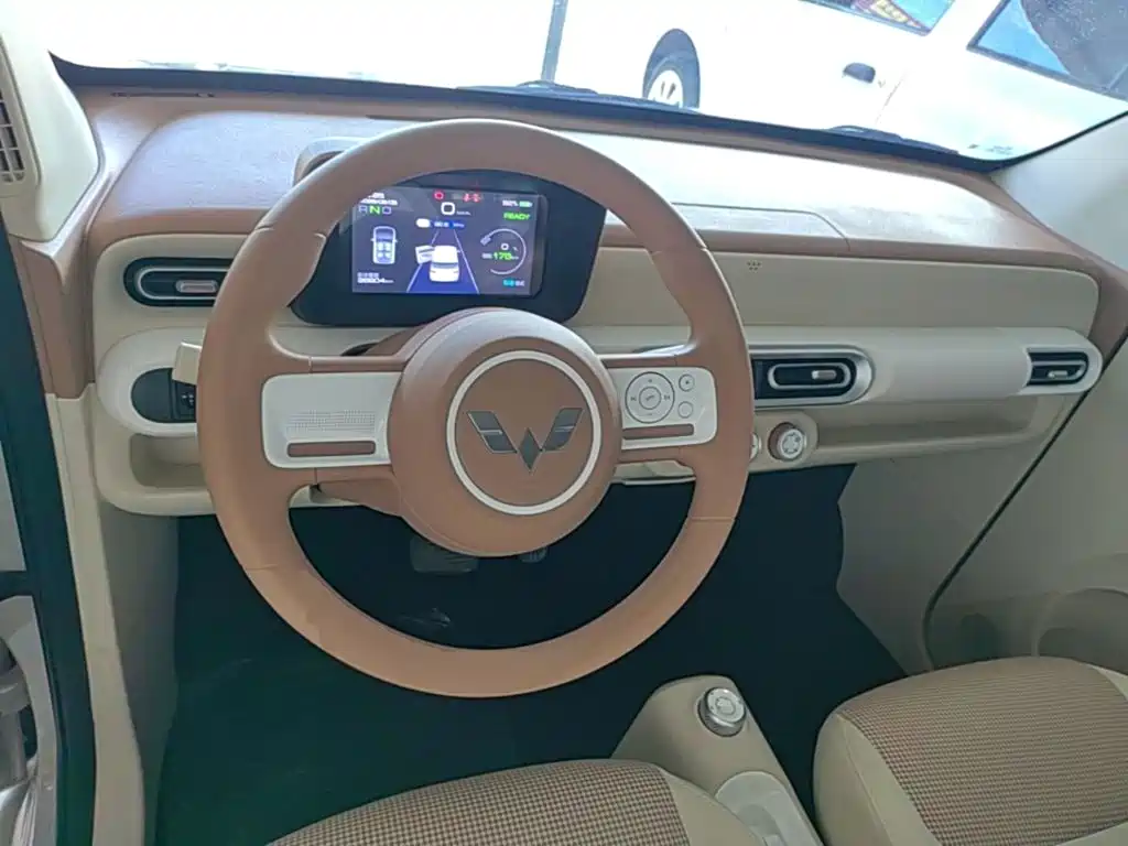 Wuling MINIEV — миниатюра 10