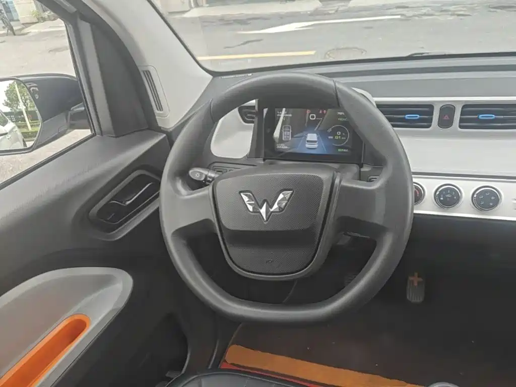 Wuling MINIEV — миниатюра 11