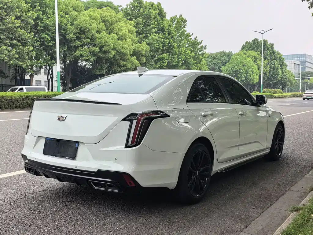 Cadillac CT4 2020 28T Fashion
