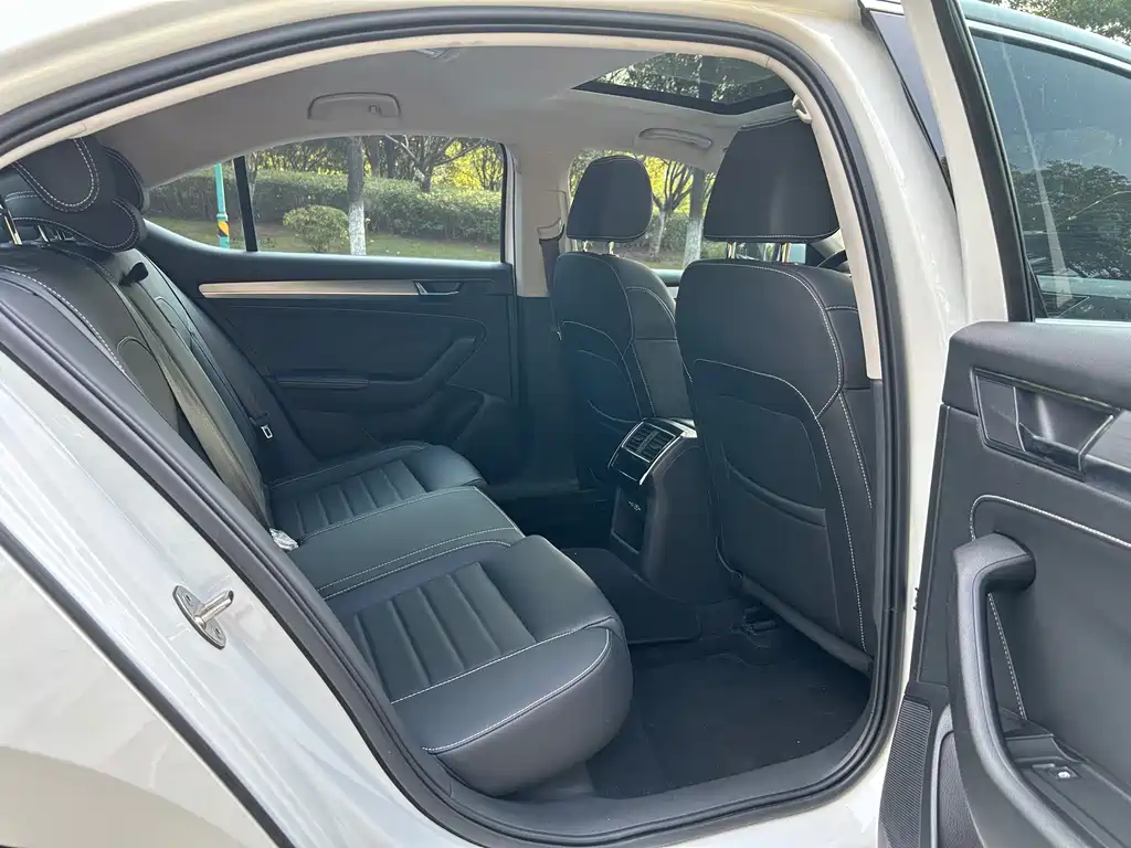 Skoda Superb — миниатюра 19