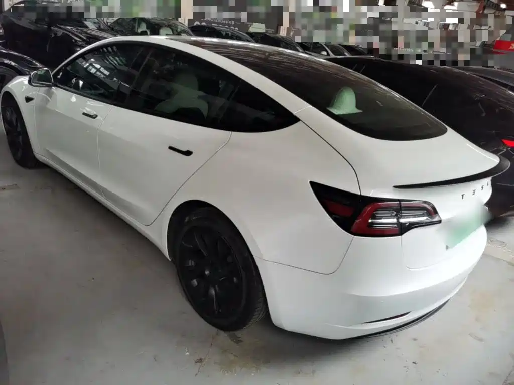 Tesla Model 3 — миниатюра 5