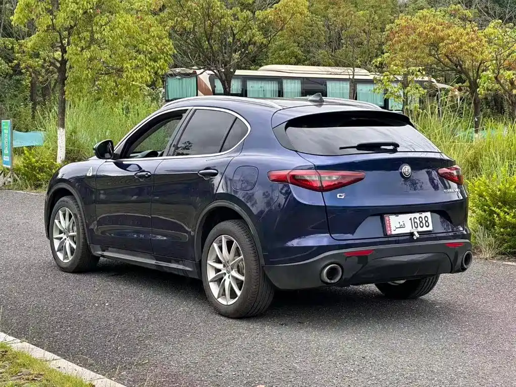 Alfa Romeo Stelvio — миниатюра 9