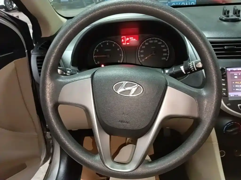 Hyundai Verna — миниатюра 11