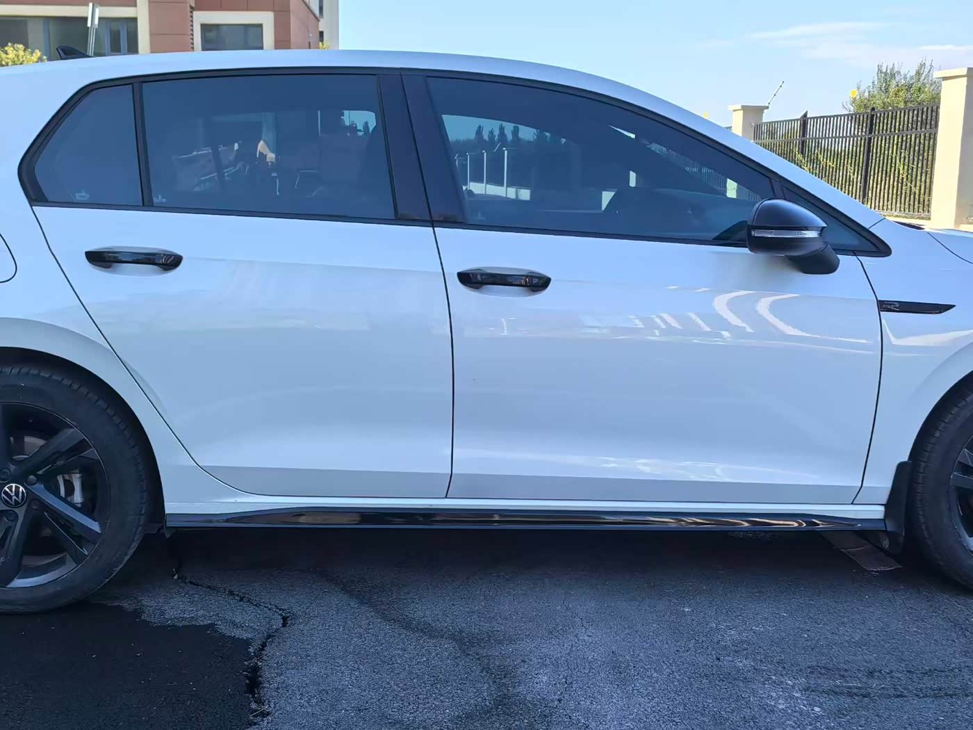 Volkswagen Golf 1.4 л 2022 г. Белый, пробег 18000 км