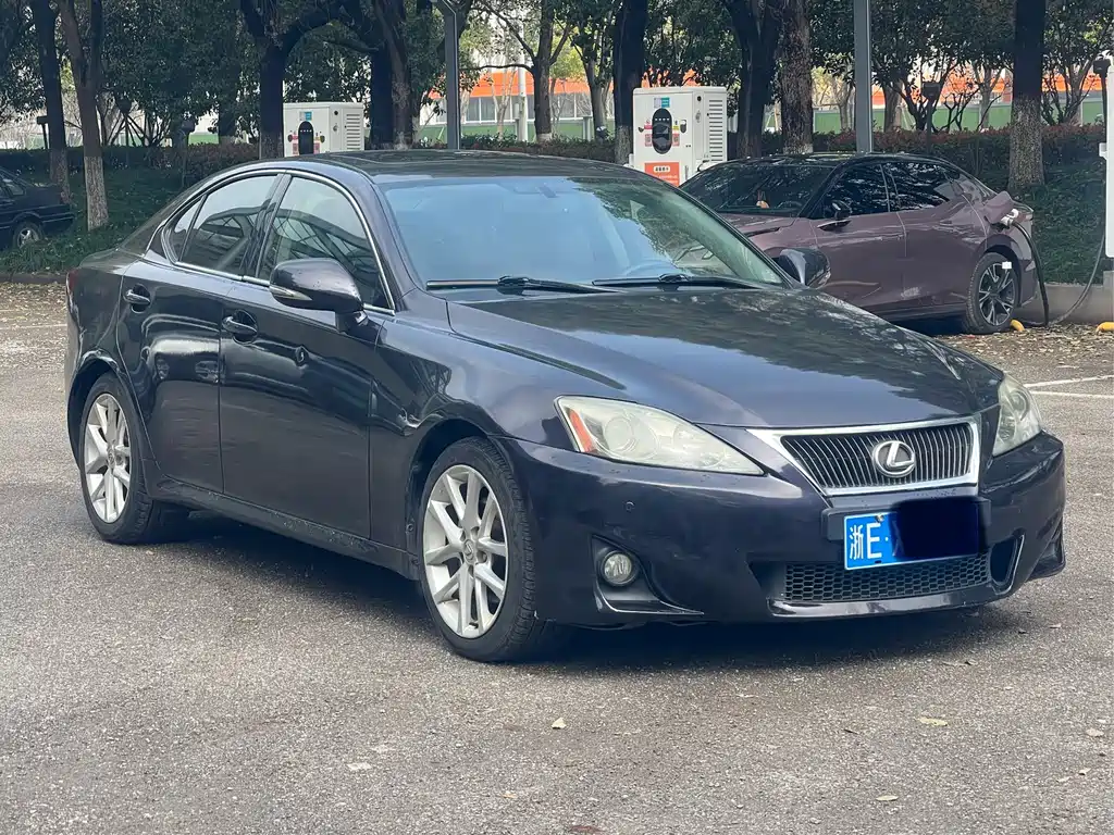 Lexus IS — миниатюра 4