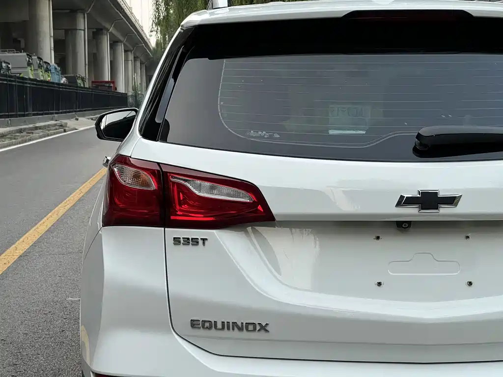 Chevrolet Equinox — миниатюра 16