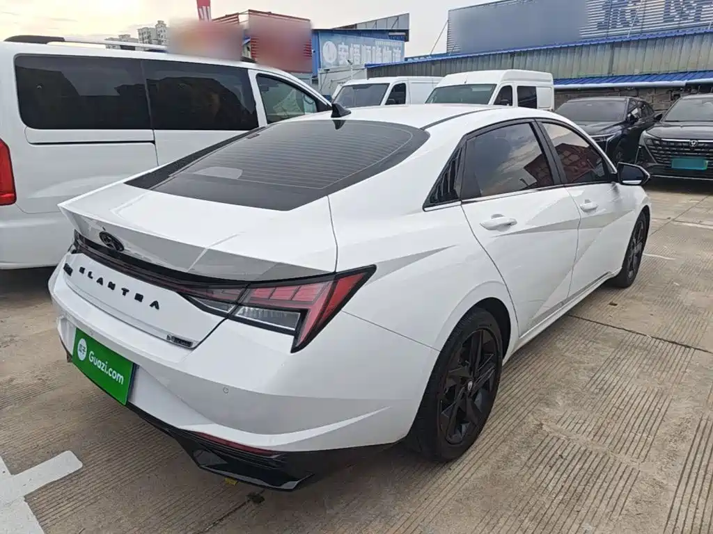 Hyundai Elantra — миниатюра 7