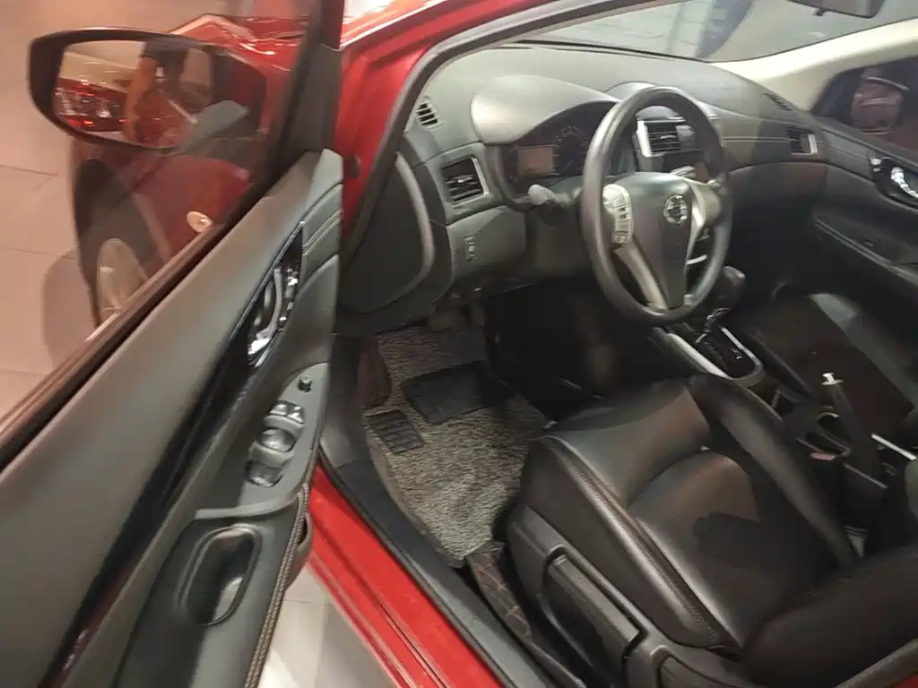Nissan Tiida — миниатюра 16