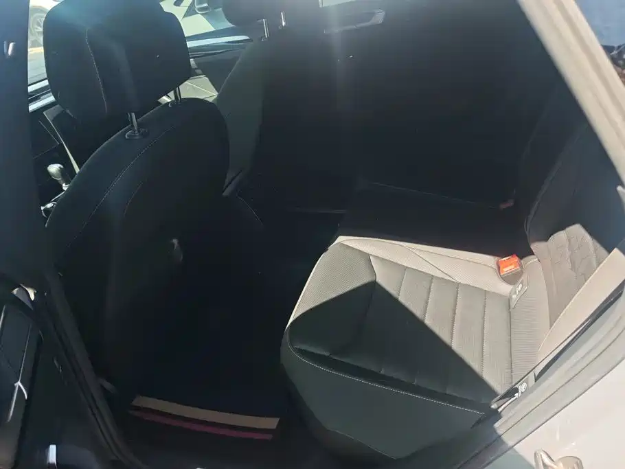 Volkswagen CC — миниатюра 11