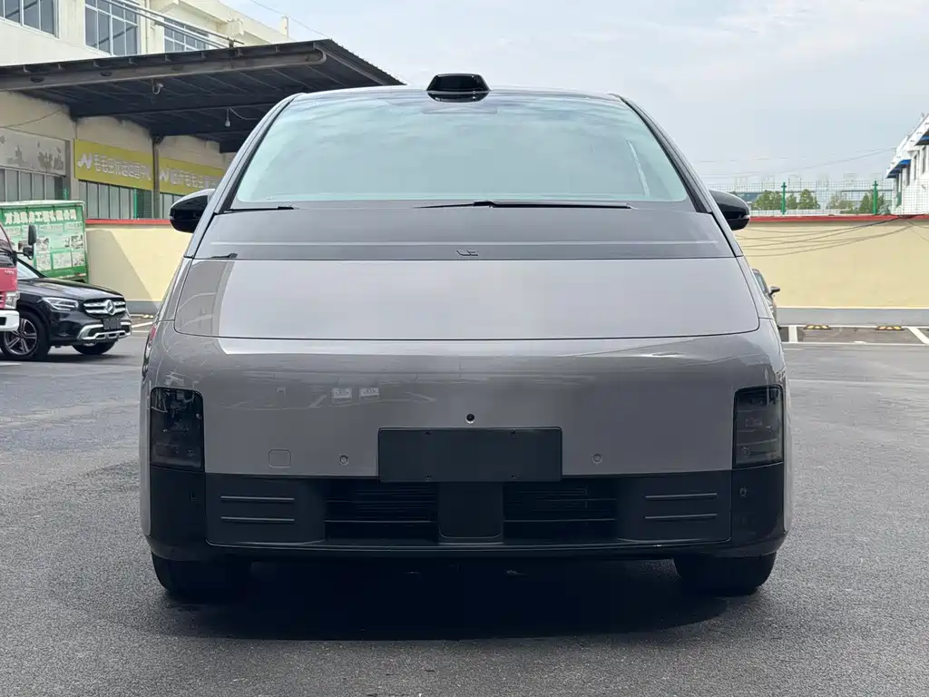 Li Auto Li MEGA — миниатюра 2
