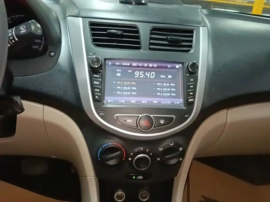 Hyundai Verna — миниатюра 13