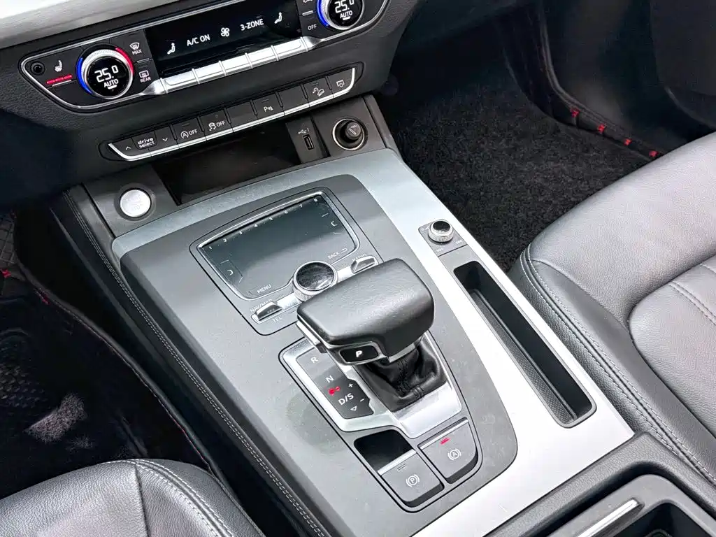 Audi Q5L — миниатюра 15