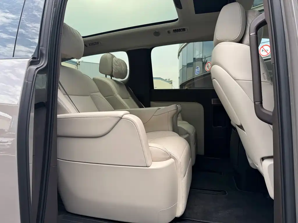 Li Auto Li MEGA — миниатюра 10