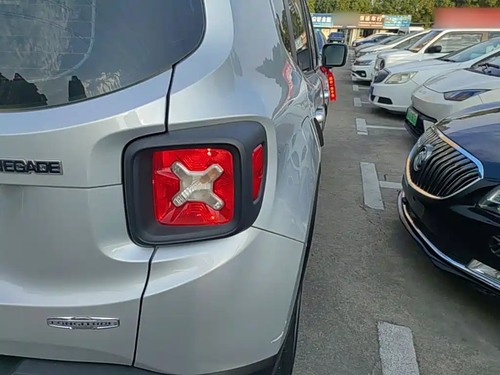 Jeep Renegade — миниатюра 8