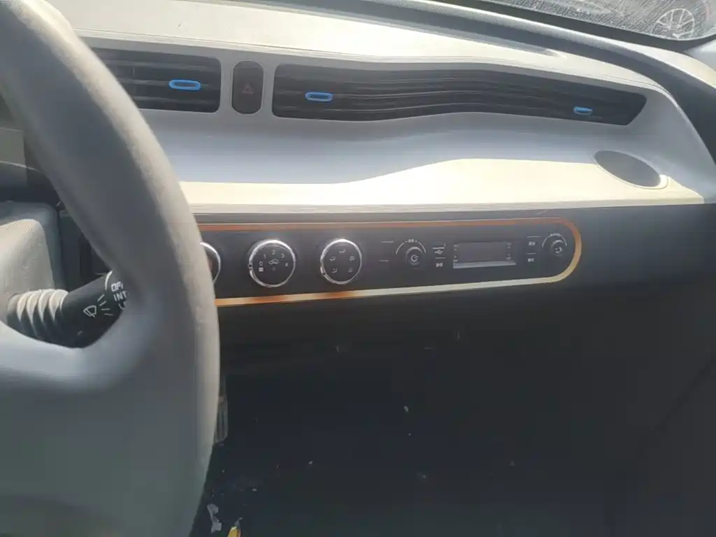 Wuling MINIEV — миниатюра 13