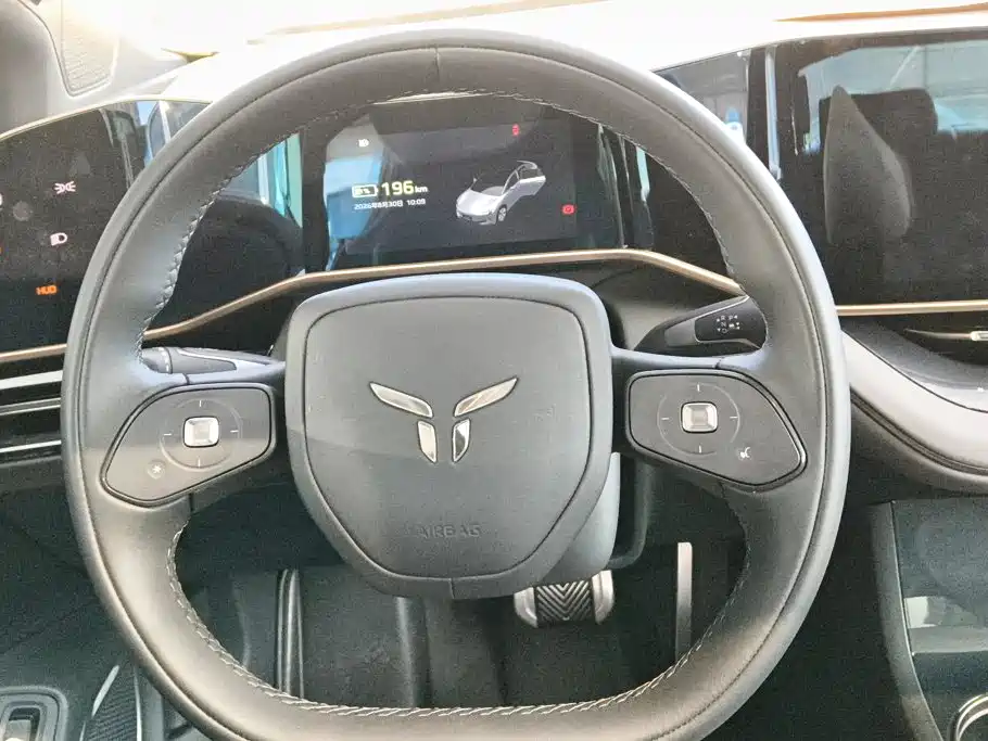 Hongqi Hongqi EH7 — миниатюра 15