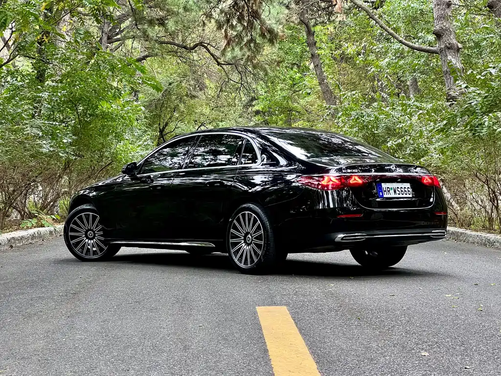 Mercedes-Benz E-Class — миниатюра 10