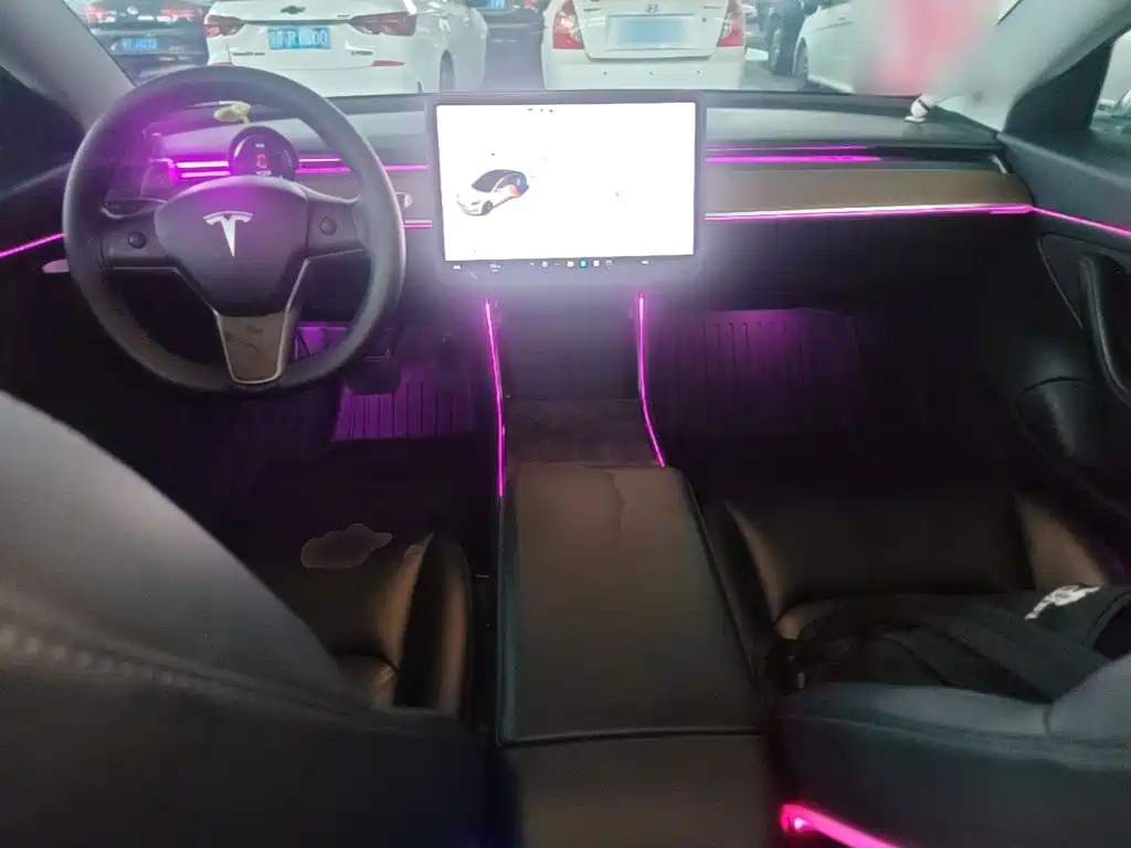 Tesla Model 3 — миниатюра 10