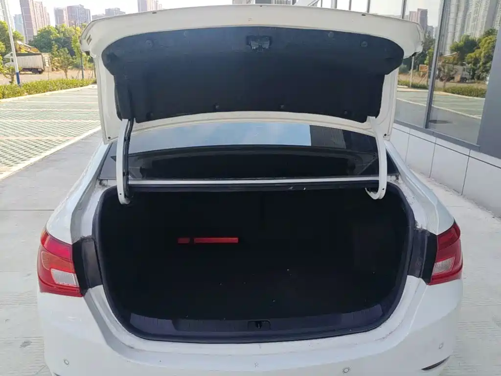 Buick Excelle — миниатюра 19