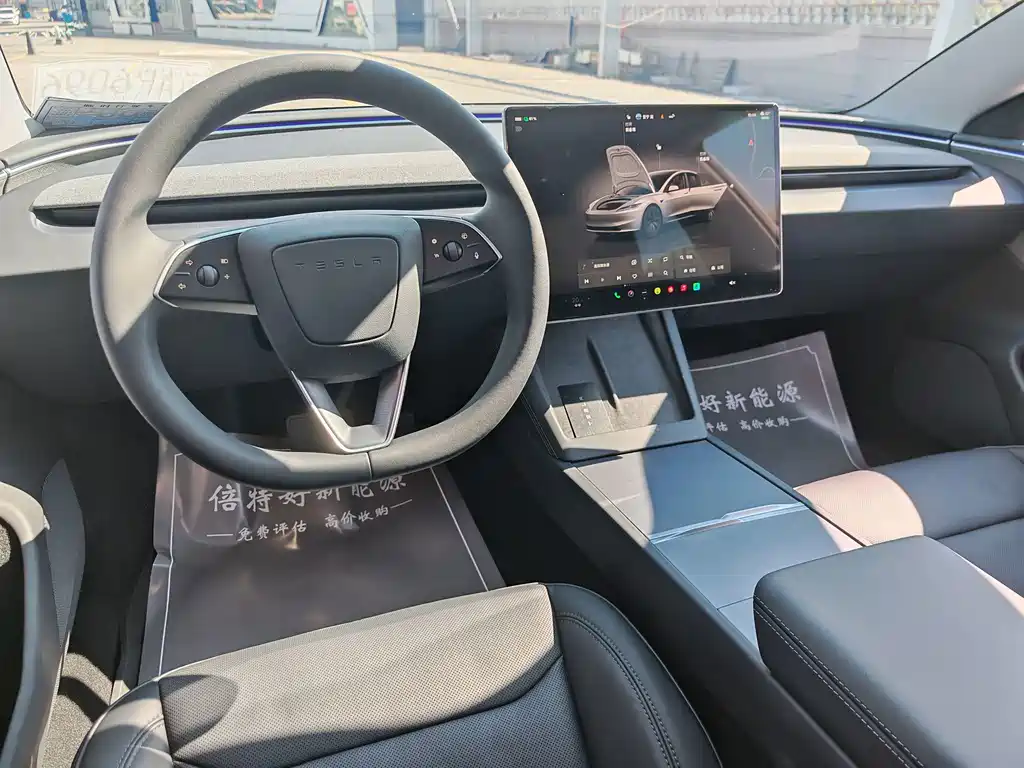 Tesla Model 3 — миниатюра 18