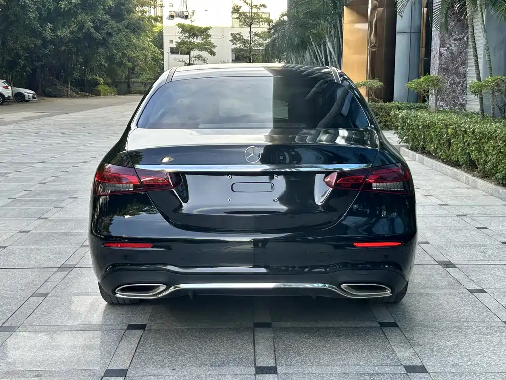 MERCEDES-BENZ E CLASS