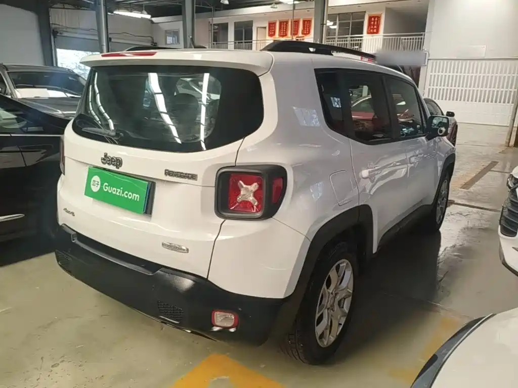 Jeep Renegade — миниатюра 7