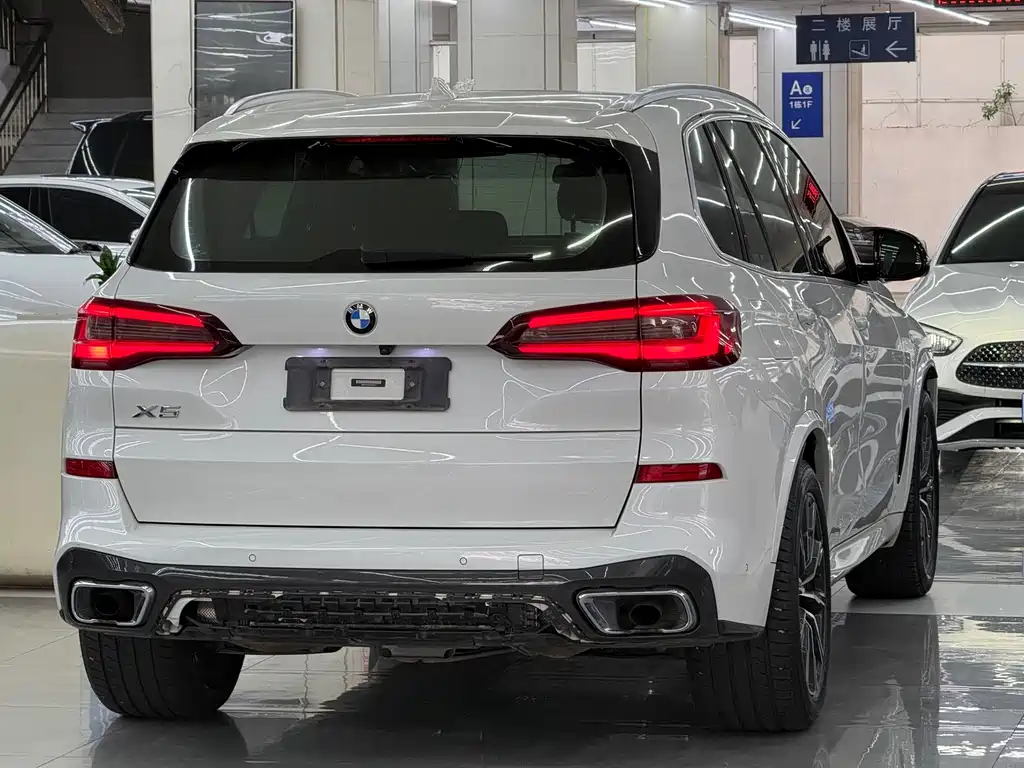 BMW X5 (Import) — миниатюра 11