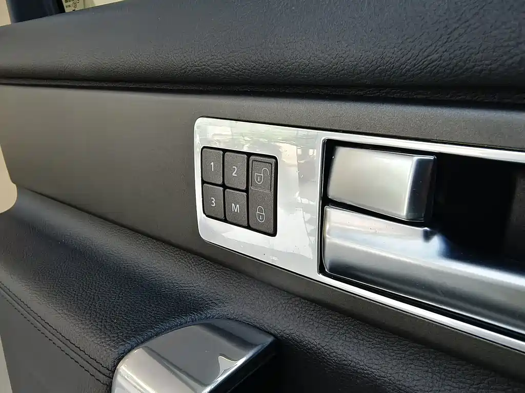 Land Rover Discovery — миниатюра 16