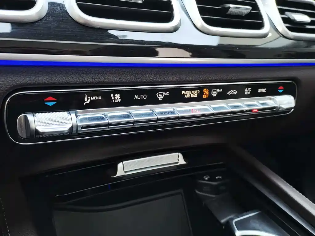 Mercedes-Benz GLE (Import) — миниатюра 26