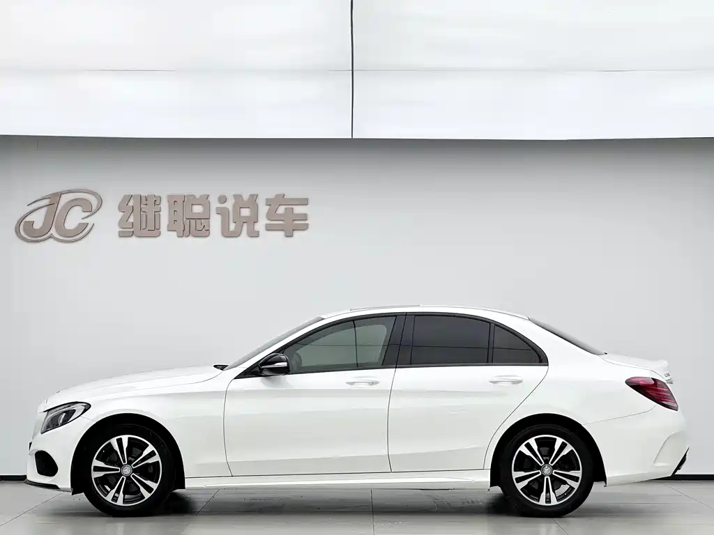 Mercedes-Benz C-Class — миниатюра 8