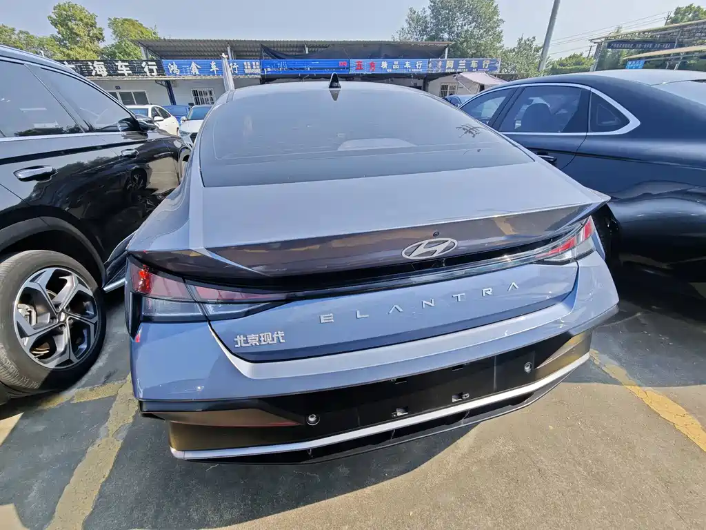 Hyundai Elantra — миниатюра 15