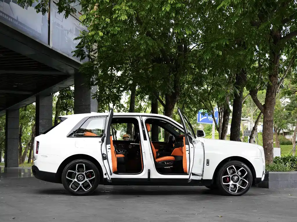 Rolls-Royce Cullinan 2022 Black Badge