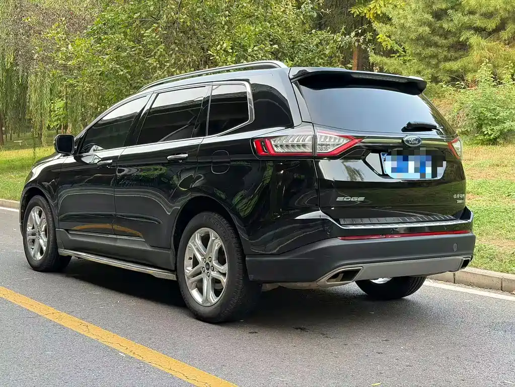 Ford Edge — миниатюра 10