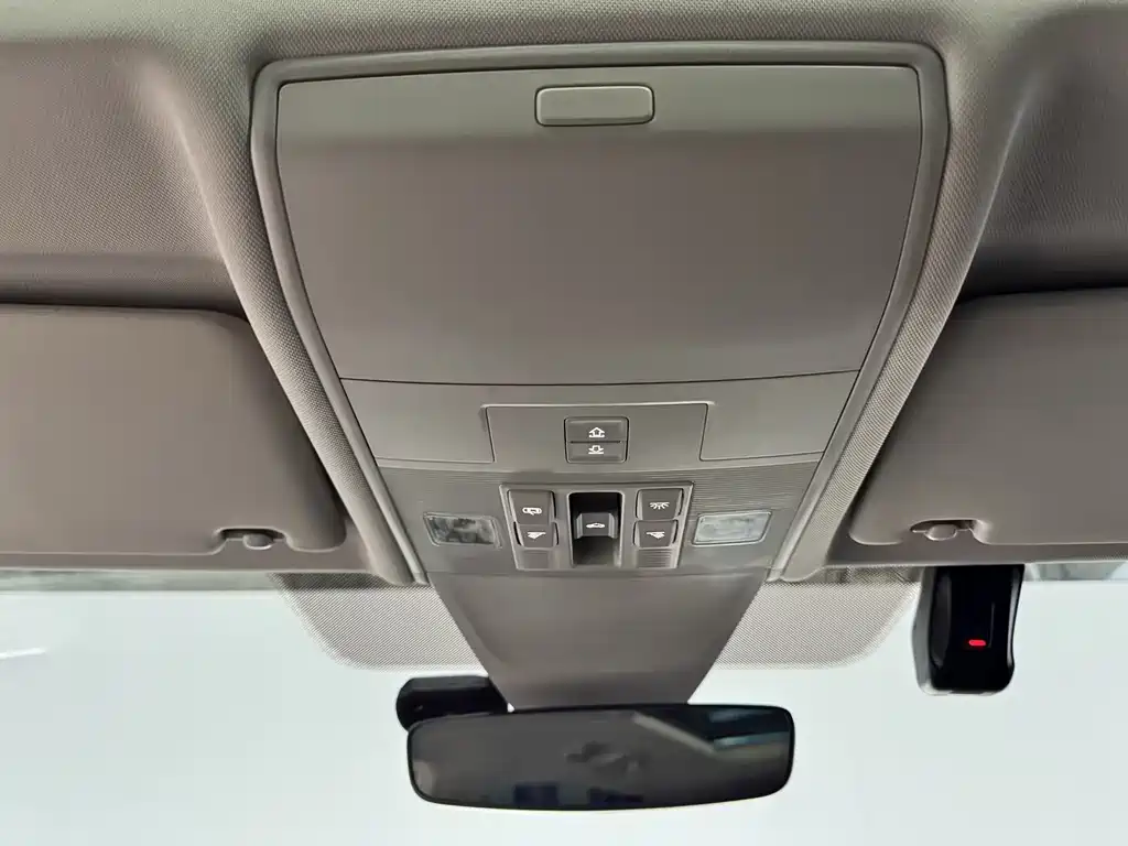 Volkswagen Tiguan L PHEV — миниатюра 11