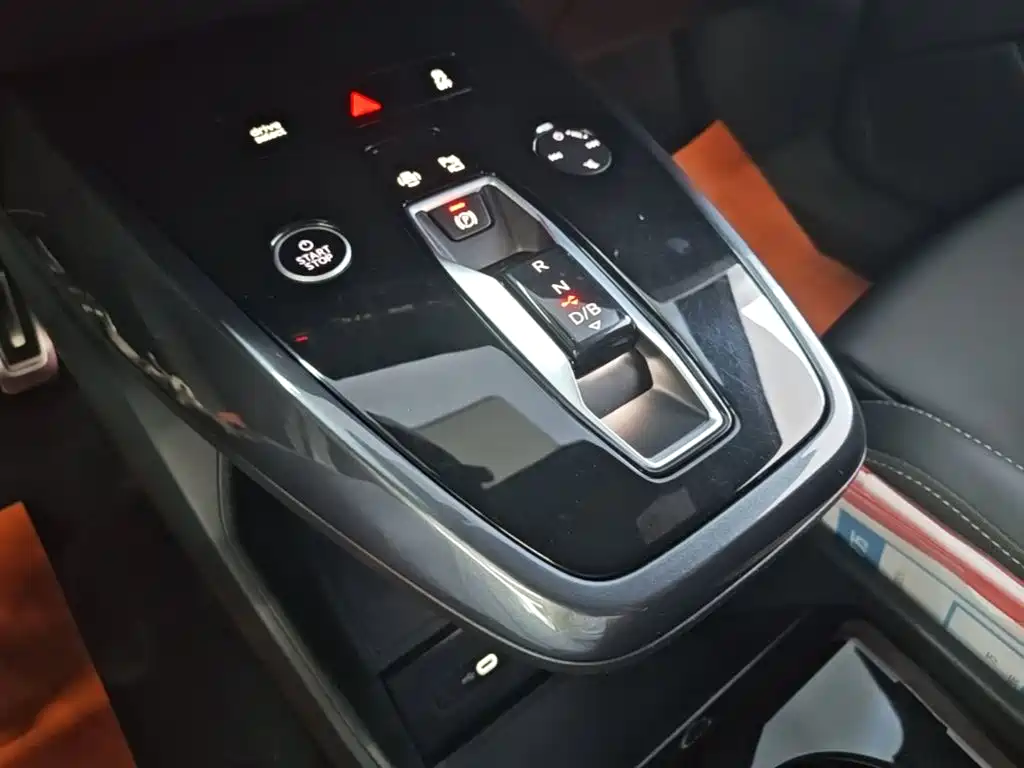 Audi Q4 e-tron — миниатюра 14