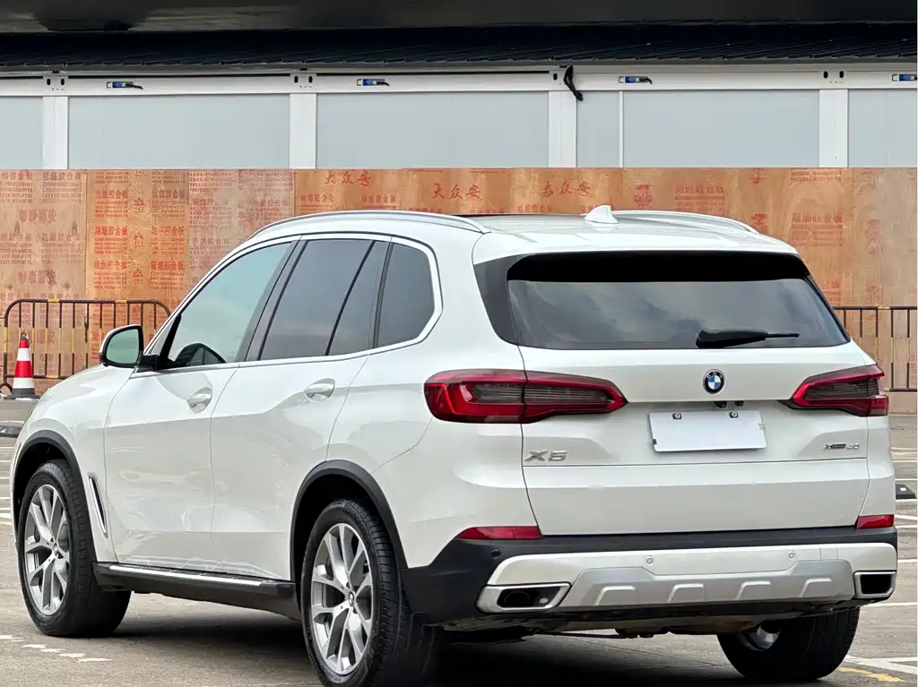 BMW X5 (Import) — миниатюра 17