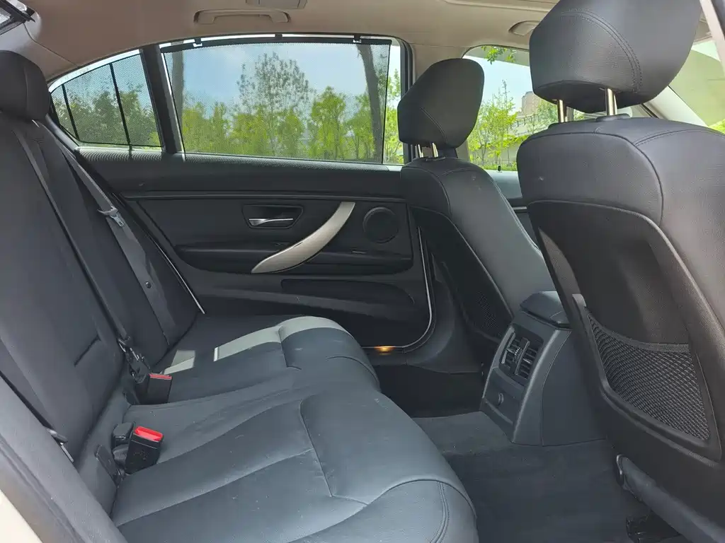 BMW 3 Series — миниатюра 17