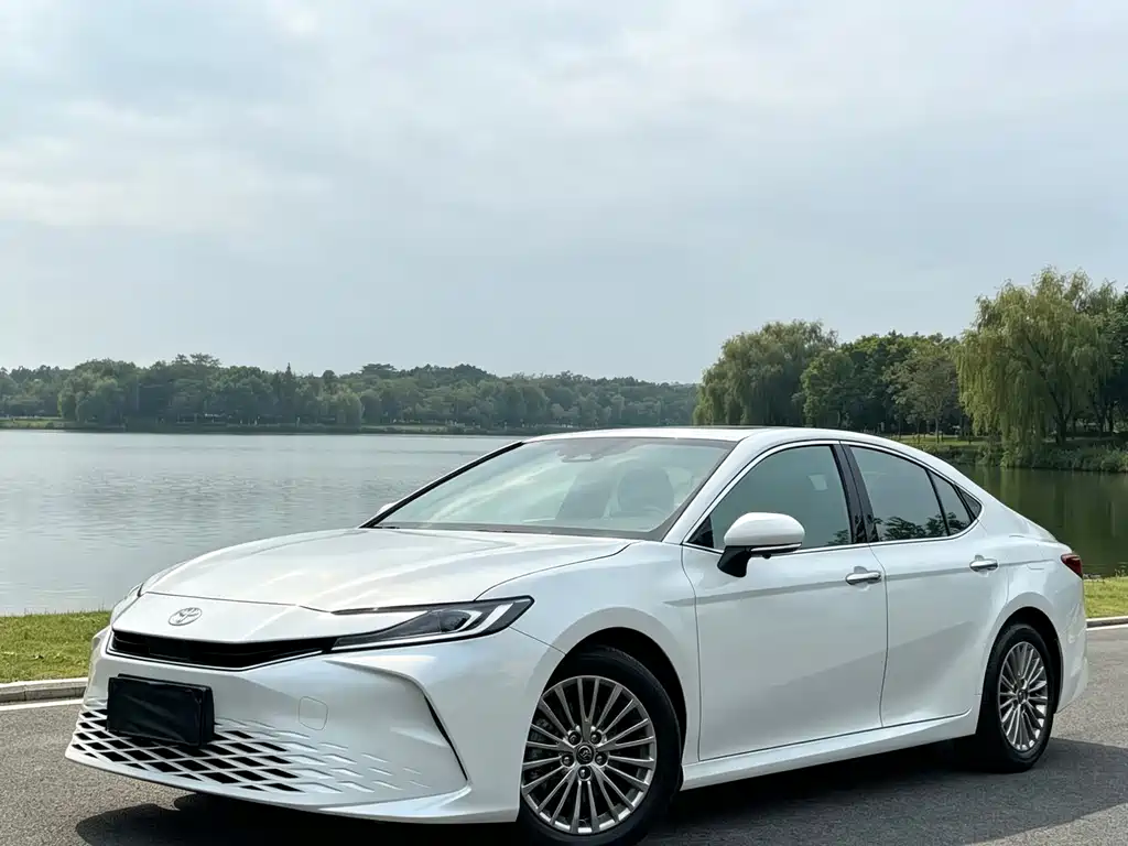 Заказать Toyota Camry 2026 года за 3 567 964 ₽  из Китая