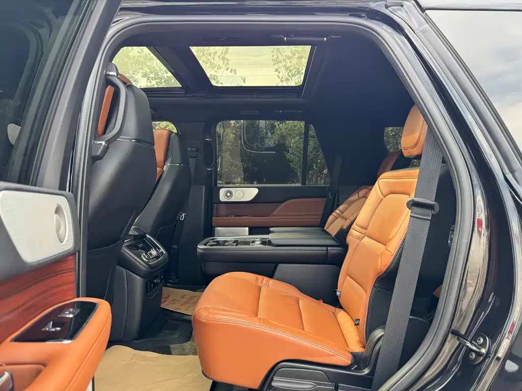 Lincoln Navigator — миниатюра 9