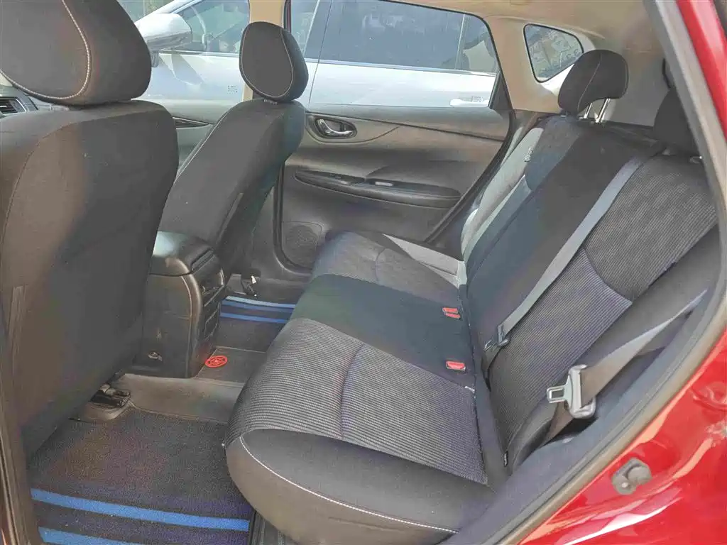 Nissan Tiida — миниатюра 5