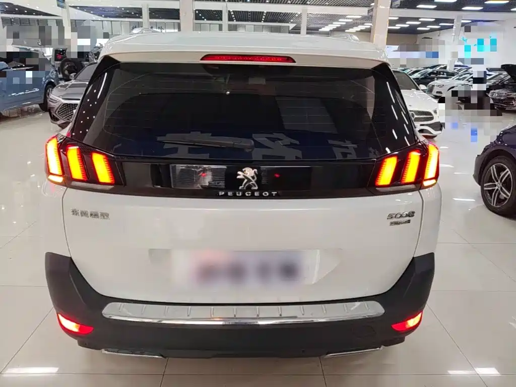 Peugeot 5008 — миниатюра 6