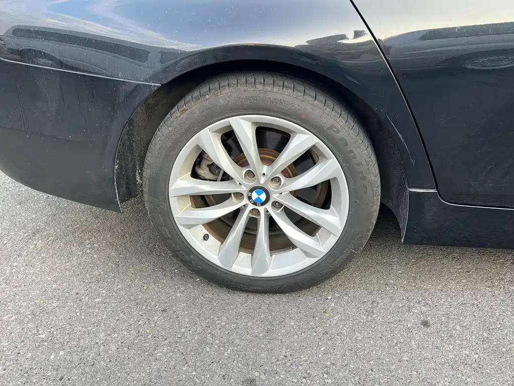 BMW 5 Series — миниатюра 17