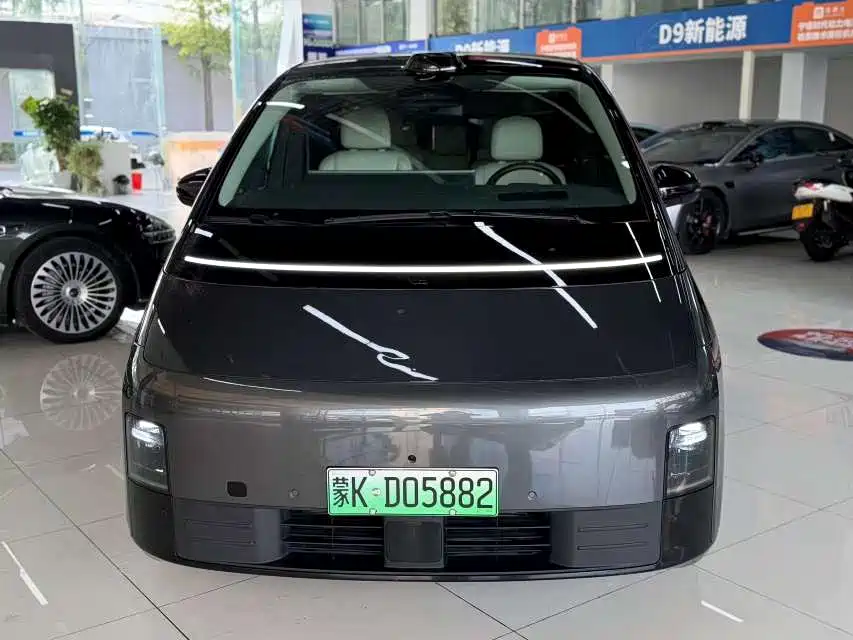 Li Auto Li MEGA — миниатюра 2