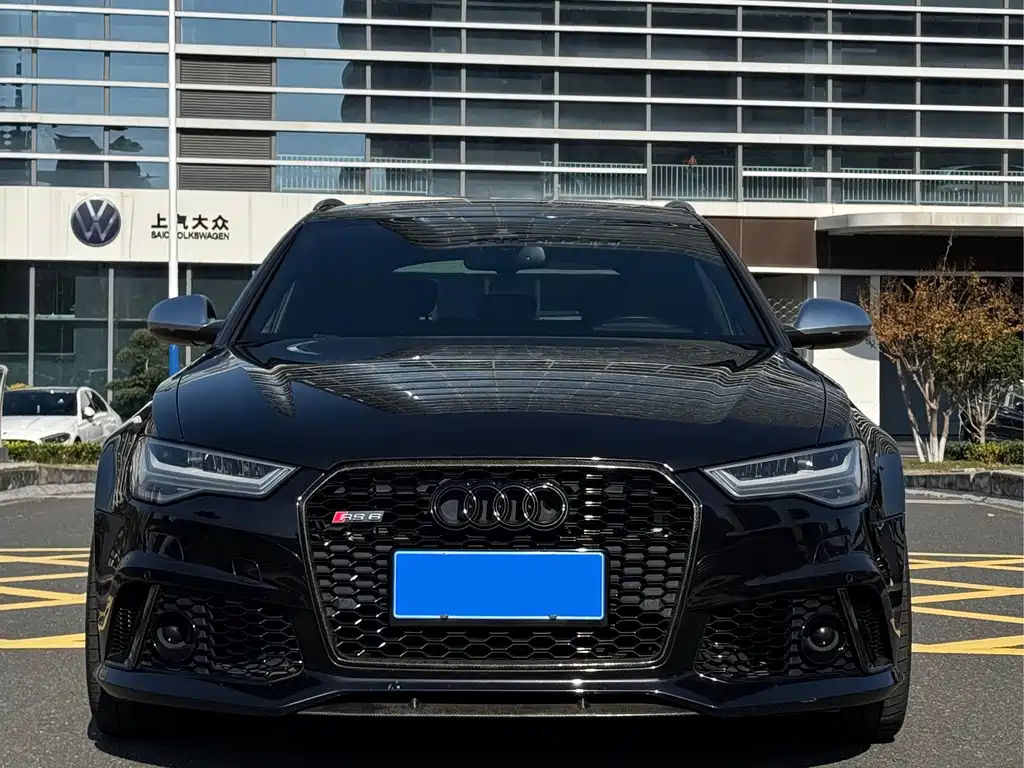 AUDI RS 6