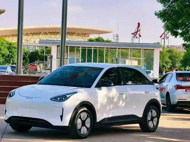 2025 Geely Xingyuan